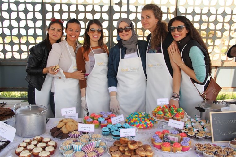 CrumbleBerrys Eat cake for a cause